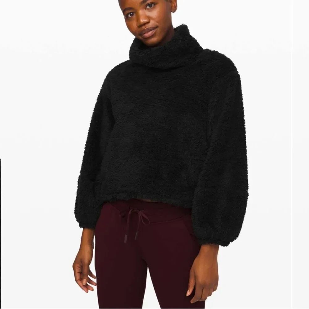 Lululemon Warmth Restore Sherpa Pullover
Black Sweater